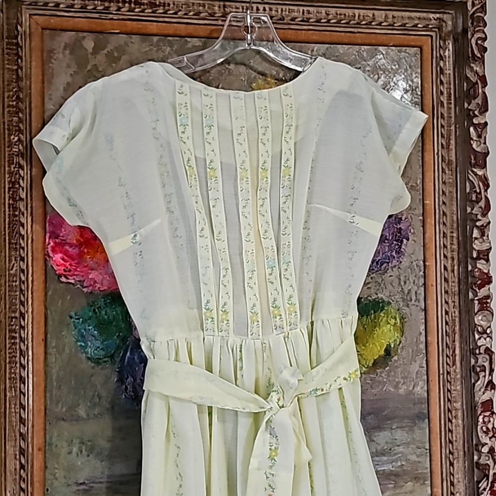 Vintage pale yellow dress